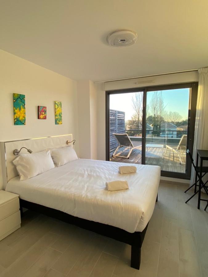 Les Jardins D'Athena Aparthotel Éguilles Exteriör bild